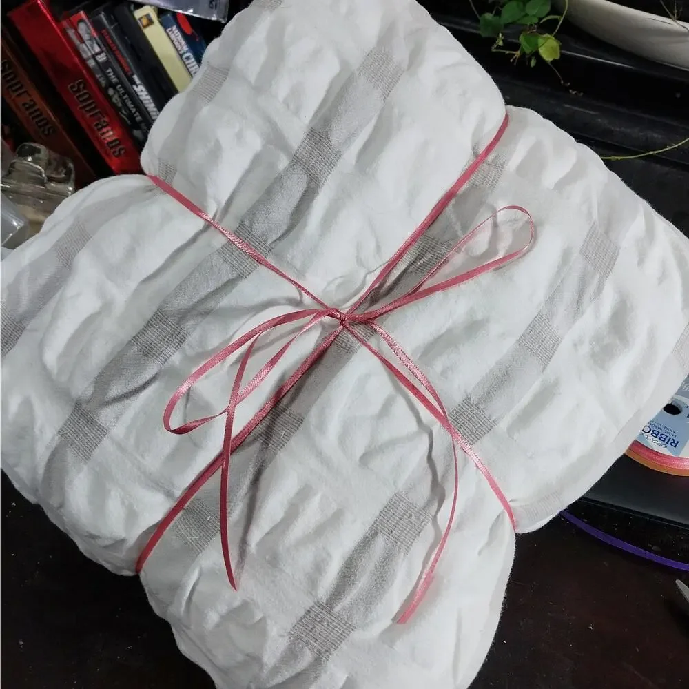 CHARTER CLUB! WHITE & TAN SHABBY CHIC SUBTLE PLAID PUCKERED DUVET COVER! SZ TWIN